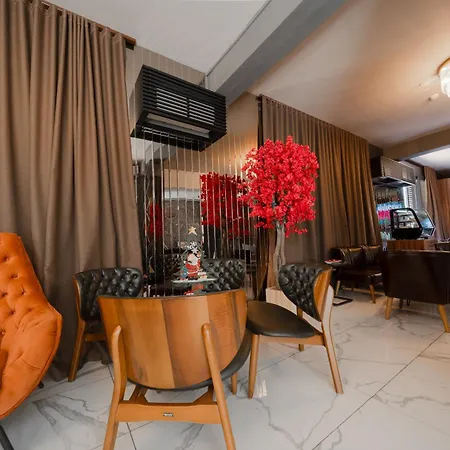 Sky Roof Ξενοδοχείο 3*