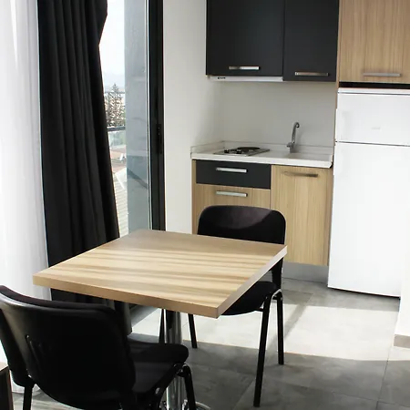 Ξενοδοχείο Sky Roof 3*