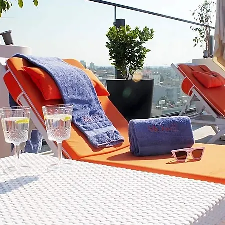 Hotel Sky Roof 3*