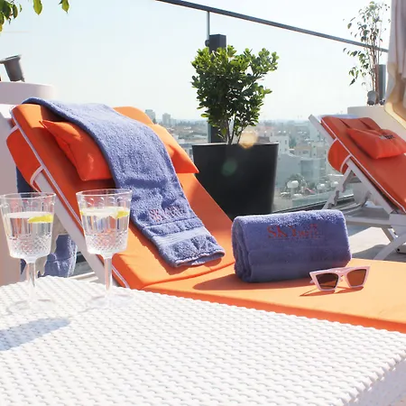 Sky Roof Hotel 3*