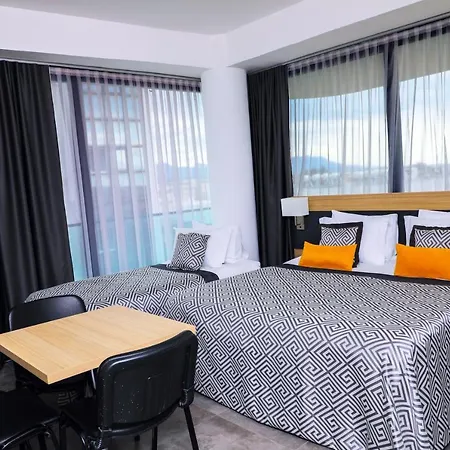 Sky Roof 3* Λευκωσία