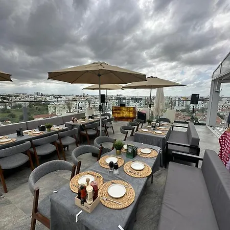 Готель Sky Roof Нікосія